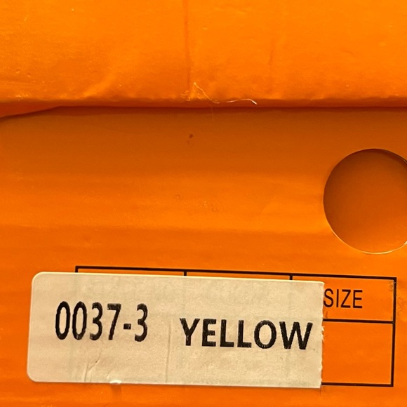 Sandals ORAN (HERMÈS) , jaunes , jamais portées (neuves). // yellow, never wear. - Picture 3 of 5